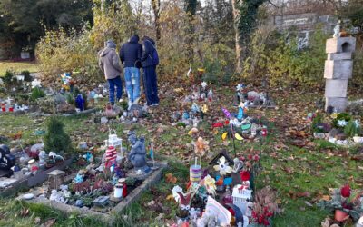 Friedhofsbesuch der 9. Klassen am Dreifaltigkeitsberg